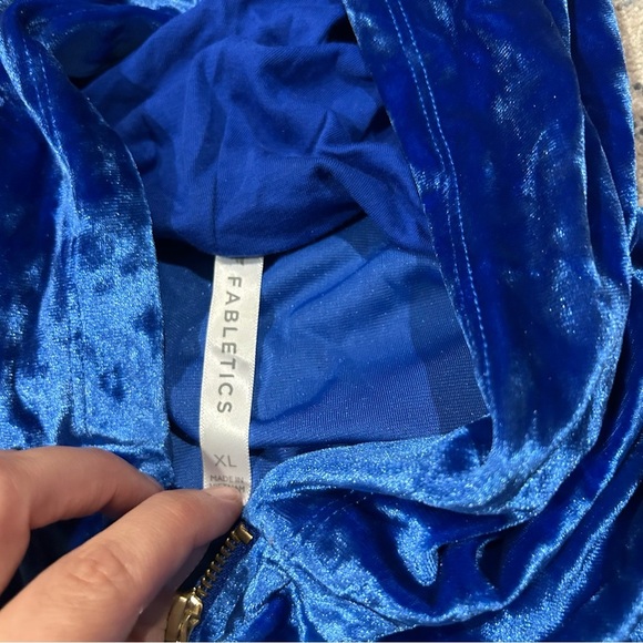 Fabletics Celeste Crushed Velvour Zip Ho Hoodie Size XL - Picture 9 of 12
